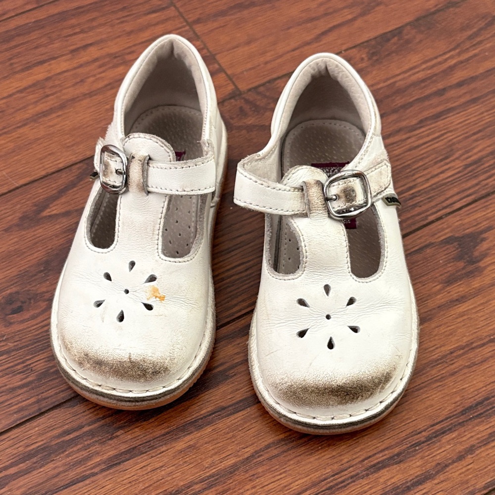 L'Amour White Kids Dress Shoes with Buckle